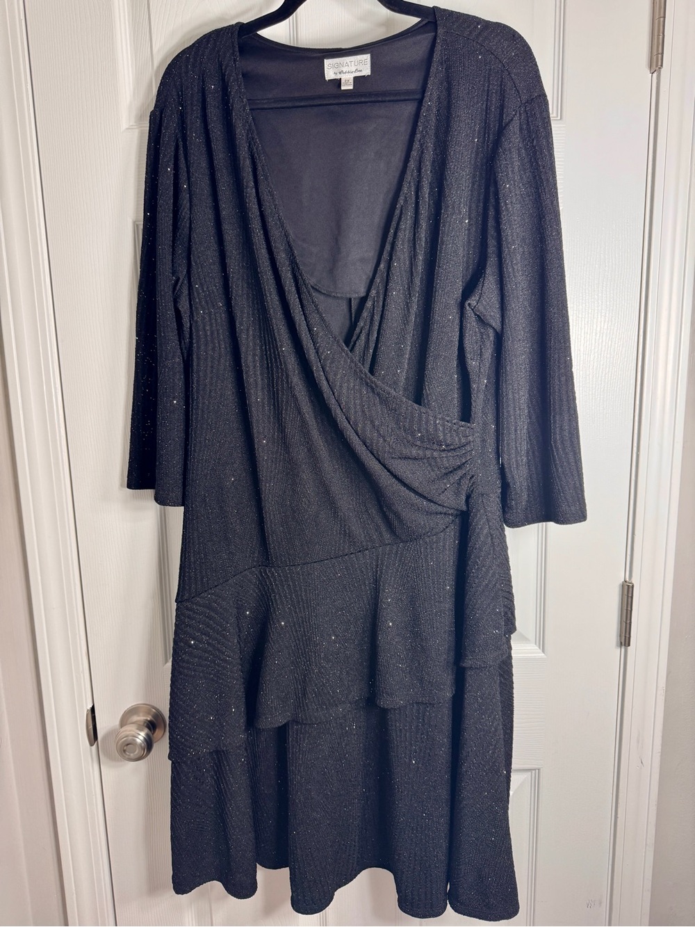 Pre-owned Signature by Robbie Bee black Sparkle Faux Wrap Midi Dress Size 2X.